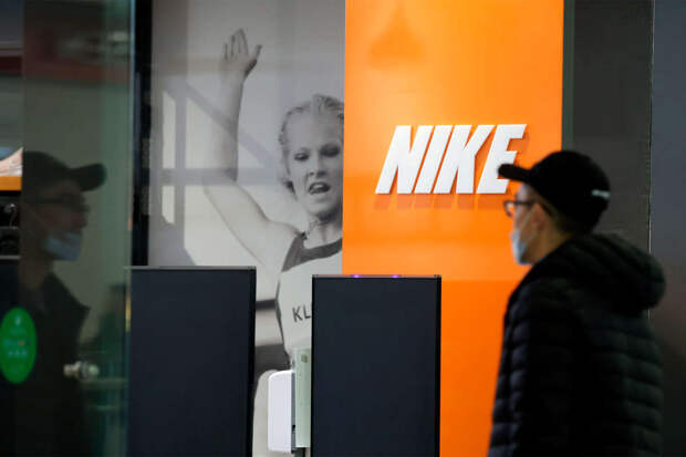 Власти США проверят компании Nike из-за жалоб на дискриминацию белых сотрудников