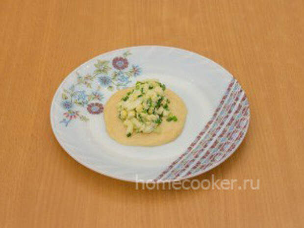 Vykladyvaetsya nachinka na testo 300x225 Дрожжевые пирожки