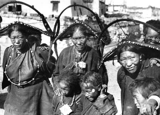 women1938.jpg