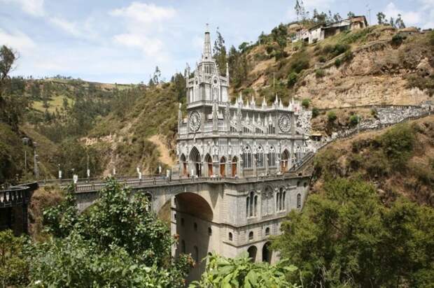 17. Церковь Лас-Лахас - базилика в Колумбии