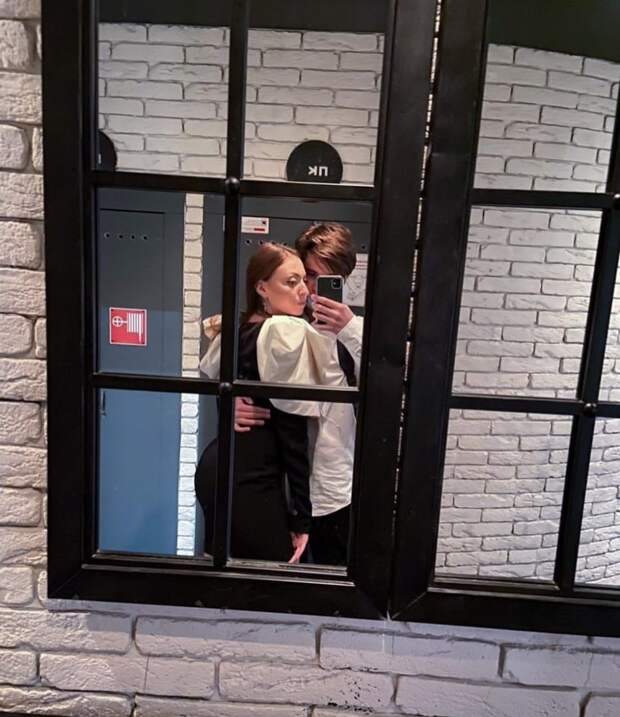 Маша Полякова со своим парнем