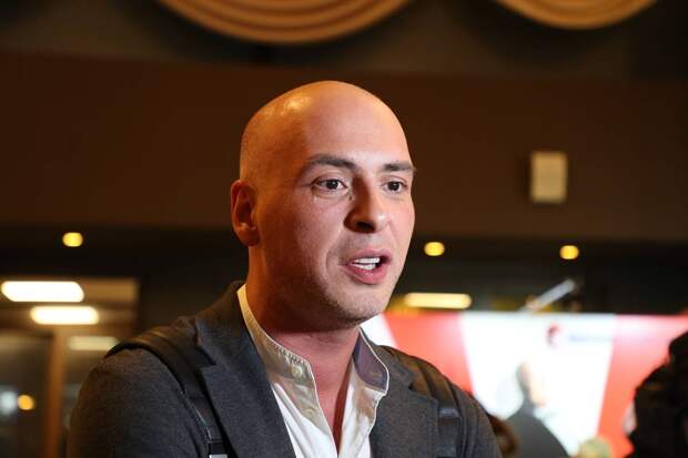 Бывший ведущий Первого канала уехал в Израиль и изменился