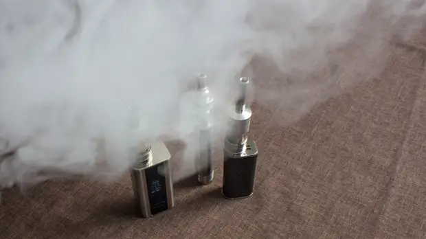 Депутат Госдумы Хамзаев предложил ввести уголовную ответственность за продажу вейпов детям