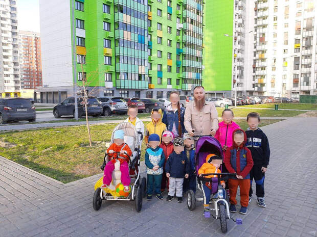 Иван Сухов со своей большой семьей Иван Сухов со своей большой семьей
