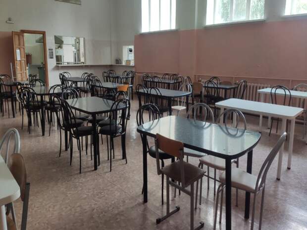 Шеф-повар кузбасской школы обвиняется в отравлении детей