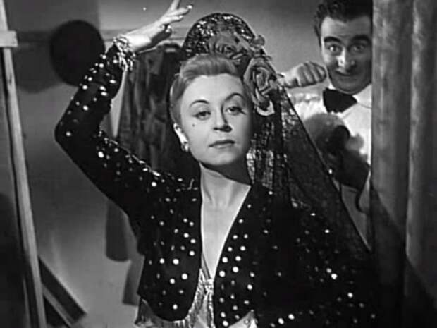Кадр из фильма *Огни варьете*, 1950 | Фото: kino-teatr.ru