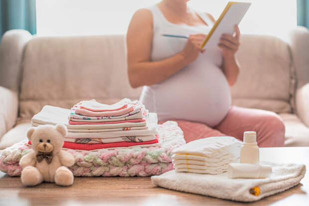 В Индии муж избивал беременную жену, требуя у нее приданое