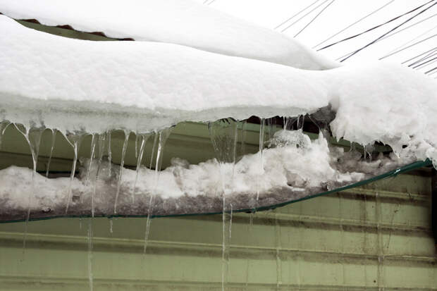 Эксперт Степура: обрушения крыш могут происходить из-за аномальных снегопадов