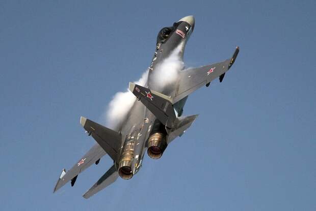 Су-35 помог отразить атаку на корабль «российского теневого флота», НАТО задействовало F-16
