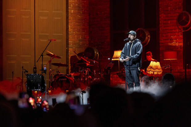 112: неизвестная потребовала признать ее родственницей Басты через суд