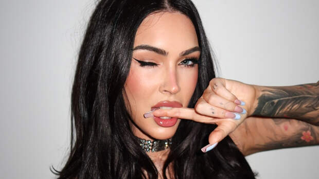 «Это клон»: Меган Фокс взорвала соцсети раскрепощенными снимками