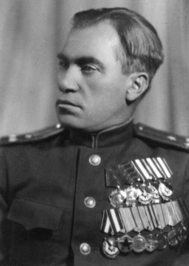 Илья Григорьевич Старинов (1900 — 2000).