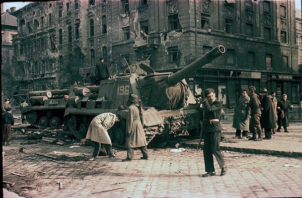 Как Советская Армия начала войну с венграми в 1956 г.