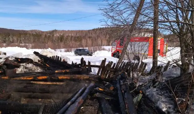 В Туймазининском районе Башкирии дотла сгорел жилой дом
