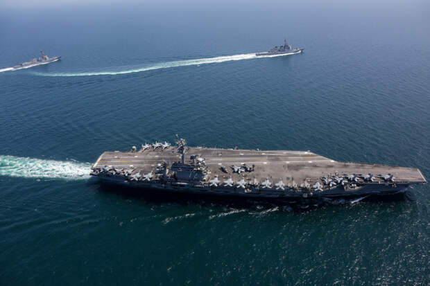 Иран заявил, что вывел из строя авианосец США «Авраам Линкольн»