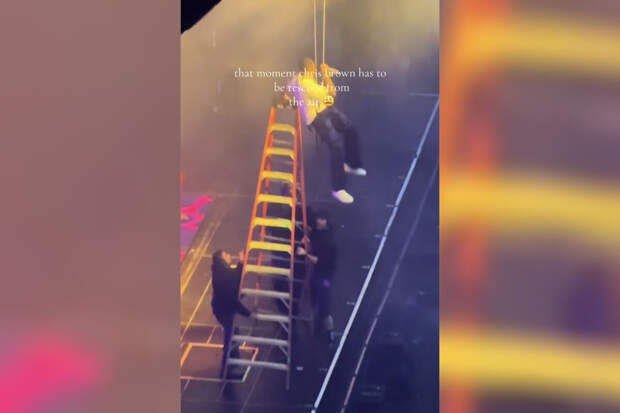 Рэпер Крис Браун завис над зрителями из-за отказа оборудования на концерте