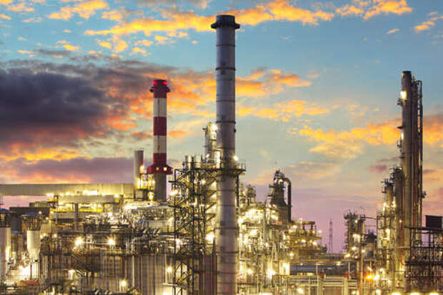 Пожар произошел на Ильском НПЗ в Краснодарском крае после атаки беспилотников