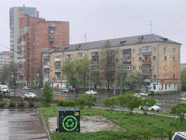 Снегопад и пробки: Челябинск встречает начало новой недели