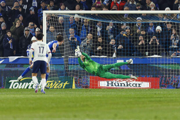 Во Франции восхитились отраженным пенальти Сафонова