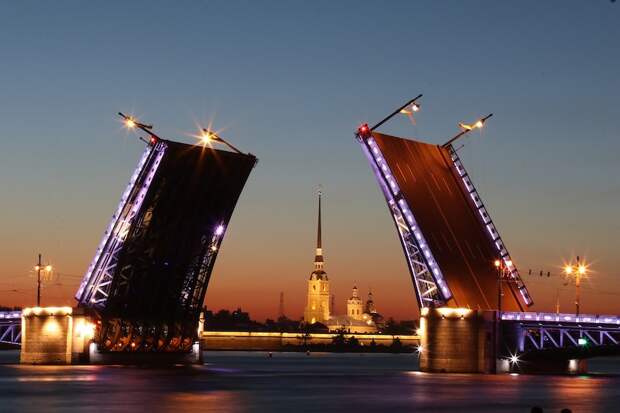 Без еды в фан-зонах. Петербург ужесточает ограничения по COVID-19 Без еды в фан-зонах. Петербург ужесточает ограничения по COVID-19