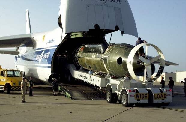 Несмотря на то, что технологии за последние полвека ушли далеко вперед, самолет Ан-124 до сих пор используется во всем мире для перевозки негабаритных грузов.-7