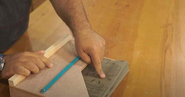 Приспособление для нарезки наждачной бумаги на заготовки нужного размера