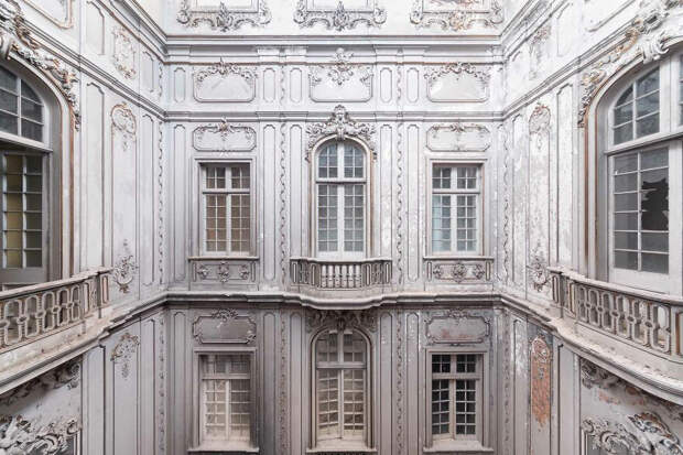 Красота заброшенных мест на снимках Jahz Design