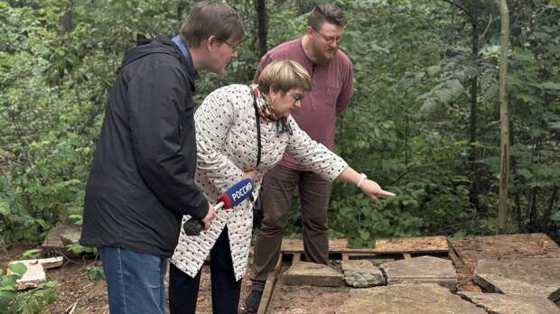 В Новгородском музее-заповеднике спасли от уничтожения исторические надгробия