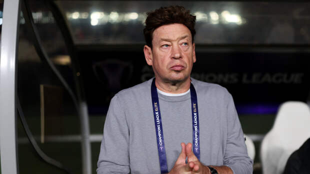 Слуцкий назвал болезненной ситуацию со снятием очков с «Шанхай Шэньхуа»