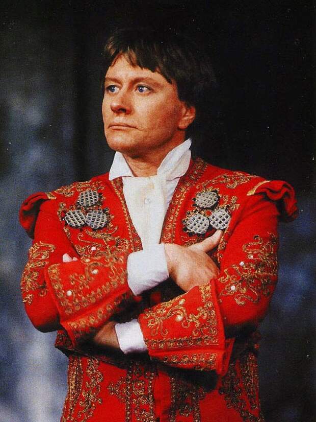 Андрей Миронов умер, исполняя роль Фигаро в спектакле «Безумный день, или женитьба Фигаро».