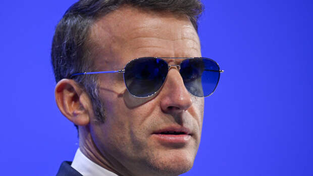 DM: кровоподтёк в глазу Макрона мог появиться из-за удара или пощёчины