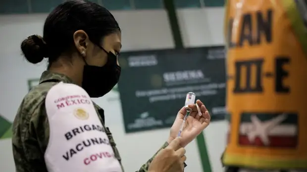 В Мексике началась вакцинация людей старше 50 лет