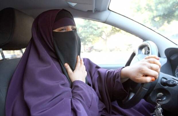 Картинки по запросу мусульманка за рулем