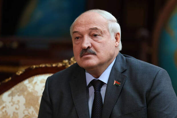 Лукашенко заявил о "вале звонков" после сообщений о вагнеровцах в Белоруссии