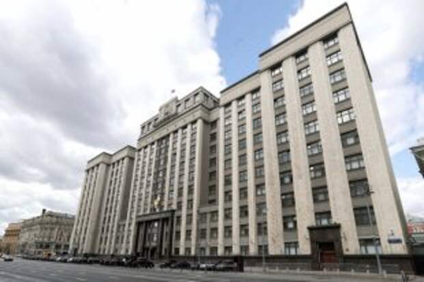 Госдума приняла закон об оплате труда артистов при вынужденном простое