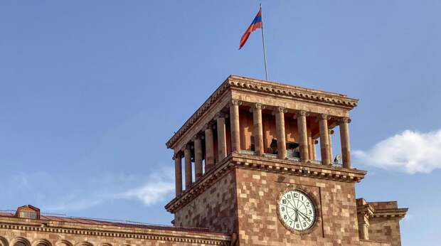 Армения обвинила Россию в "захвате" Нагорного Карабаха