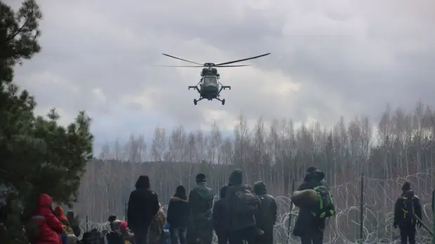 Глава МВД ФРГ Зеехофер призвал ЕС оказать поддержку Польше из-за ситуации с мигрантами