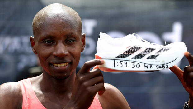 «Противоречит человеческой физиологии». Феноменальный рекорд в марафоне спровоцировал бурные споры.