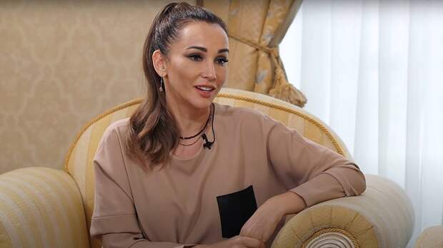 Анфиса Чехова призналась, что на ее свадьбе была бывшая жена мужа