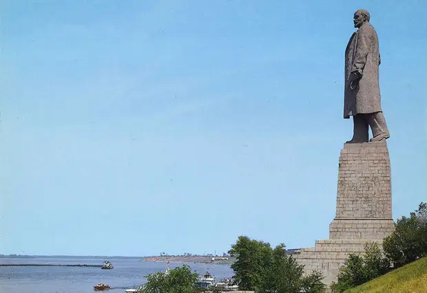 Памятник Ленину Памятник Ленину