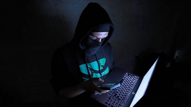 Мошенники придумали новую схему обмана россиянок перед 23 февраля