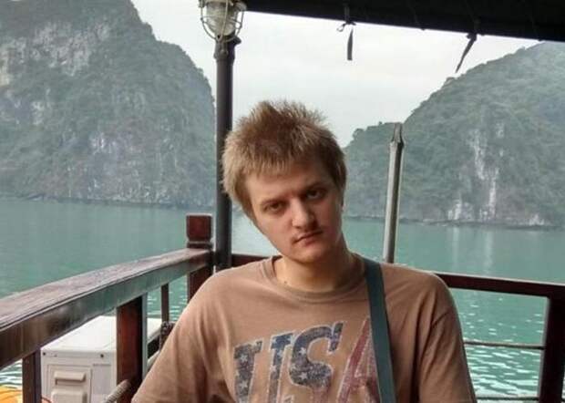 26-летний украинский гроссмейстер и его 18-летняя подруга отравились веселящим газом Станислав Богданович
