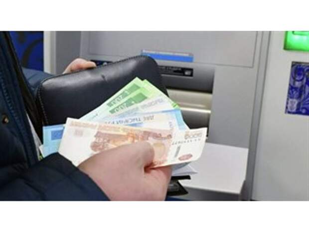 Затянуть пояса: кому повысят зарплату, а кого — сократят