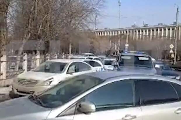 SHOT: у подростка, напавшего в школе в Челябинске, нашли сигнальный пистолет