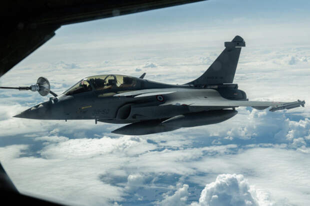 Гатилов: Россия примет меры при наращивании Францией ядерного оружия