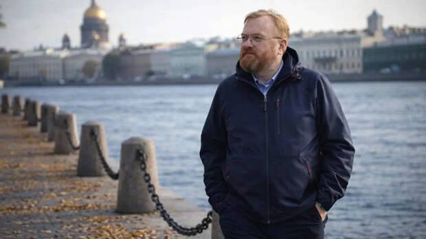 Милонов предложил свозить в Сибирь эвакуированных из Дубая эскортниц