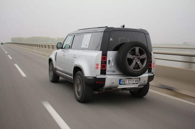 Тест Land Rover Defender D240 HSE