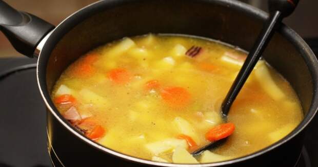 Доводим суп до кипения. |Фото: nur.kz.