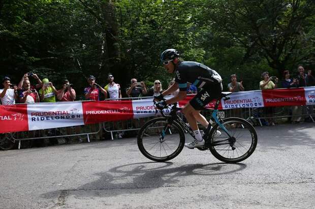 Герайнт Томас (Team Sky) в отрыве (фото: Getty Images Sport)