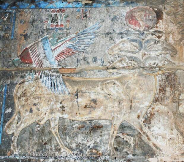 Рельеф с изображением бога Банебджедета